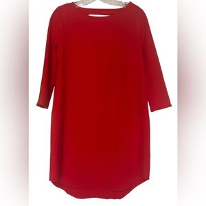 BB Dakota Jazlyn Red Crepe 3/4 Sleeve Shift Sheath Dress w/ a Peekaboo Back SzM